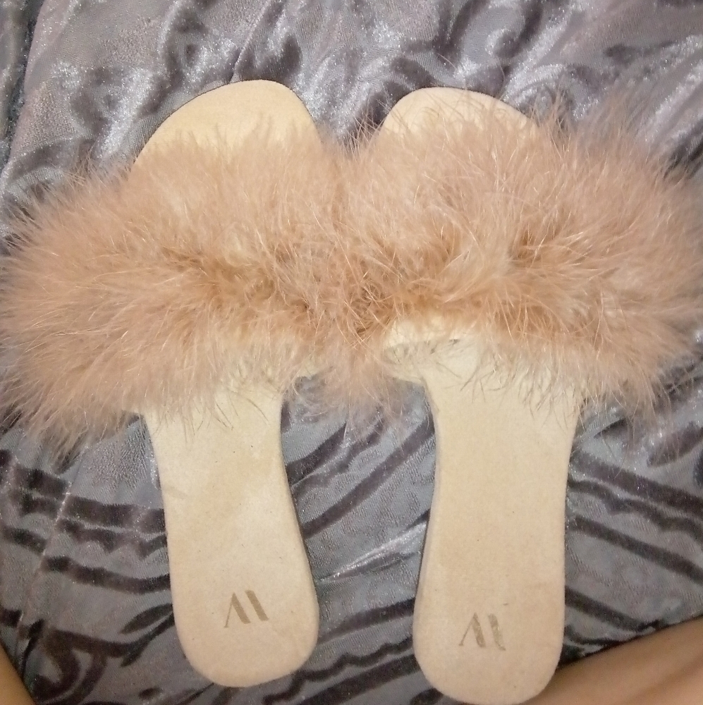 Fluffy sandels 💞